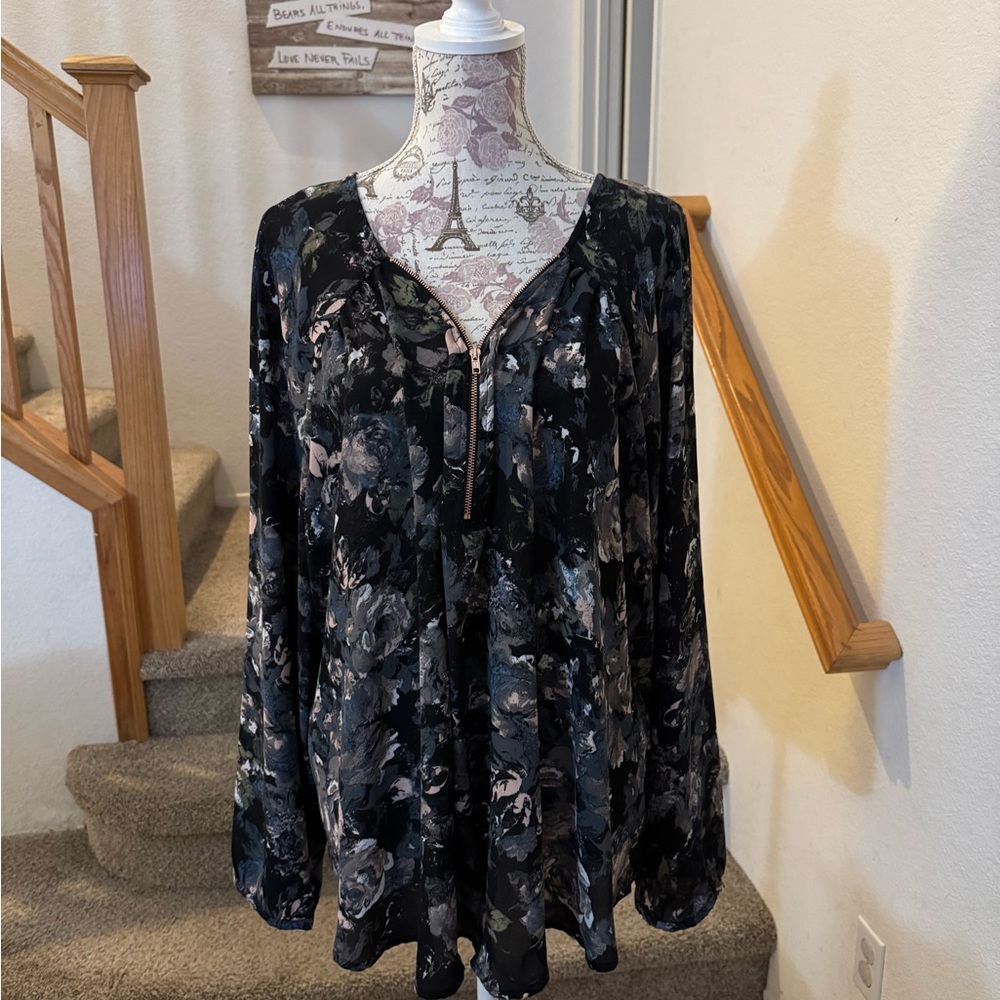 Eyeshadow Black and Blue Graphic Long Sleeve Blouse